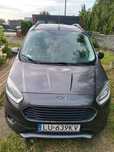 Ford Tourneo Courier w bogatej wersji wyposażenia.
