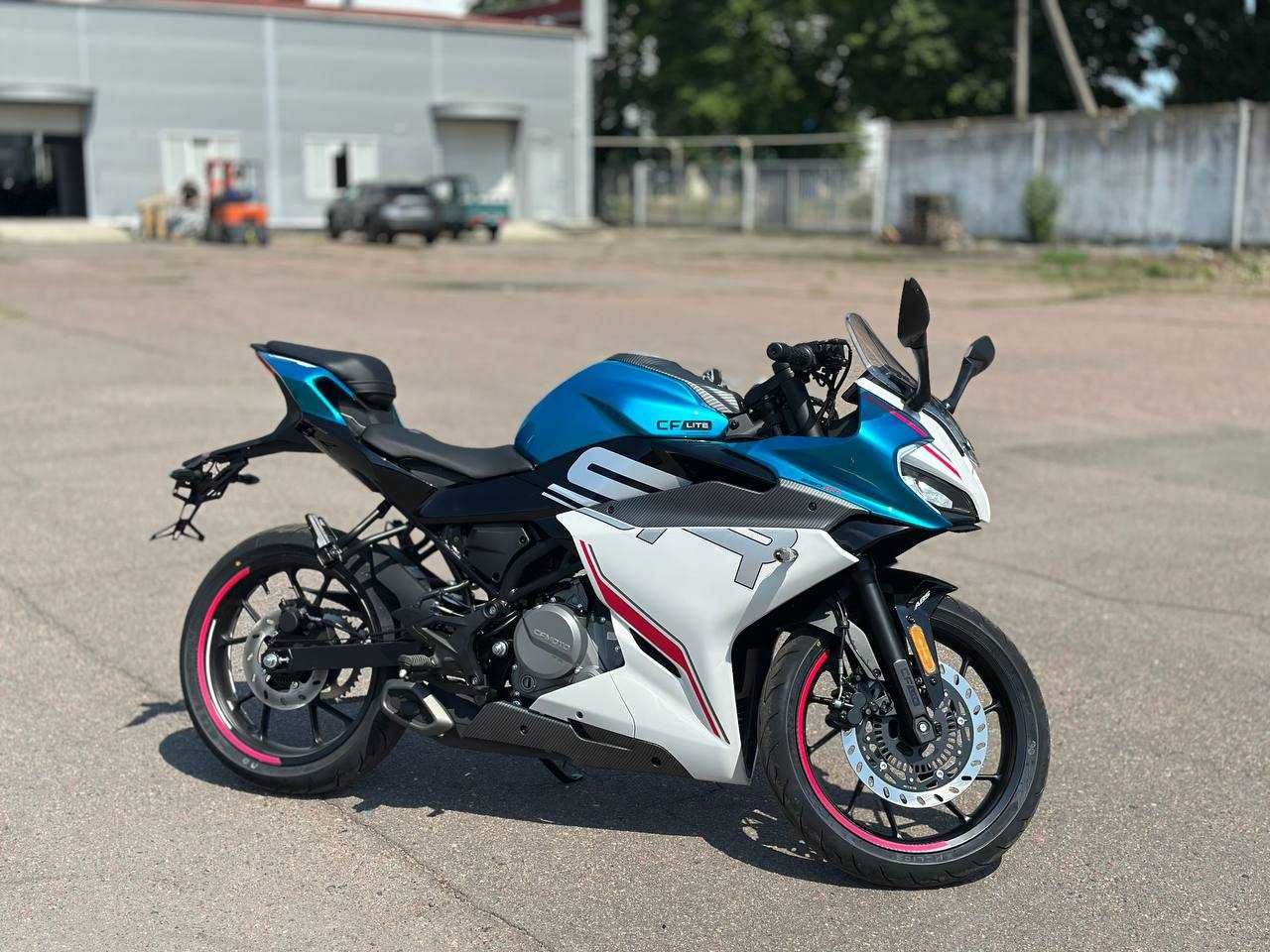 Мотоцикл CFMOTO 250SR LITE