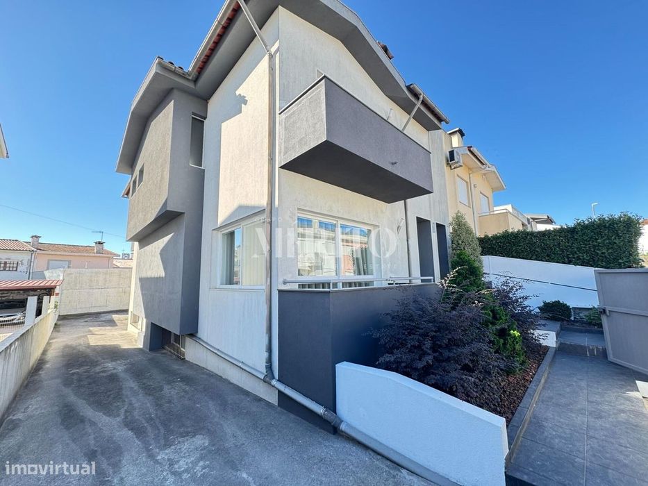 Moradia T4 para arrendamento em Arcozelo, Barcelos