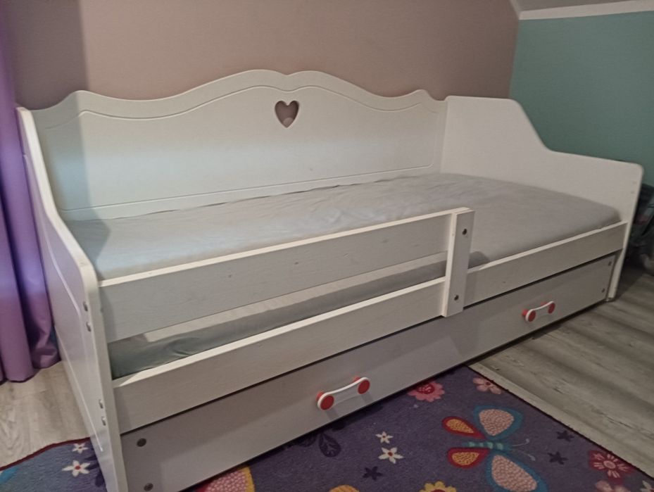 Łóżko łóżeczko dla dziewczynki z materacem i szuflada