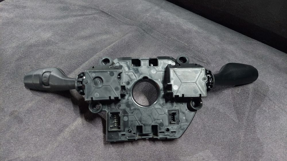 Коммутационный блок (подрулевой переключатель) SZL F45 F48 F39 F15