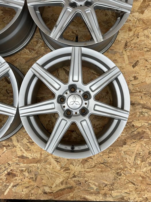 Диски5/114.3 R17 ET48.5 ЦО(діа)67.1 титани диски