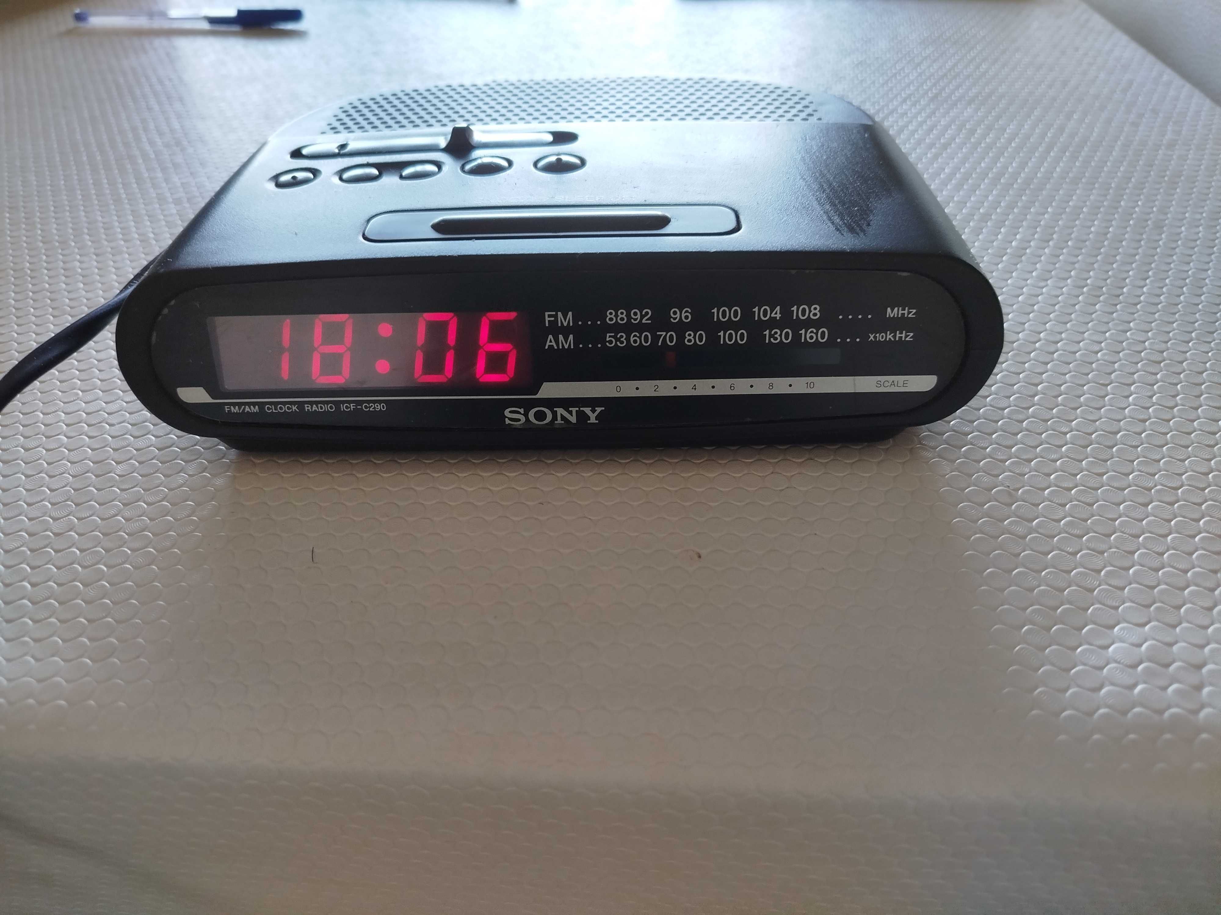 Rádio SONY FM/AM com Função de Relógio / Despertador