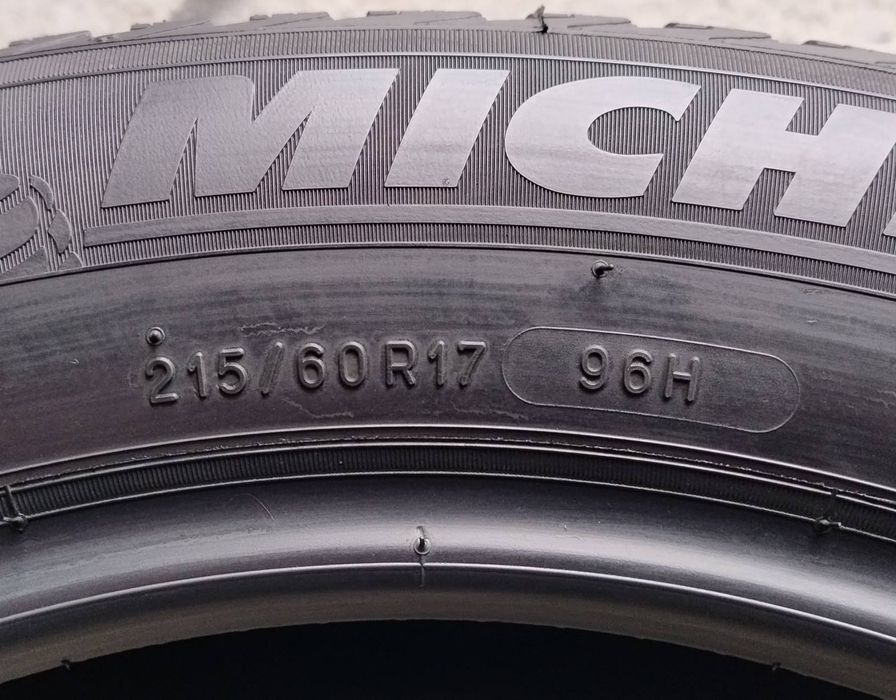 Шини зимові R17 215/60 Michelin Alpin A4