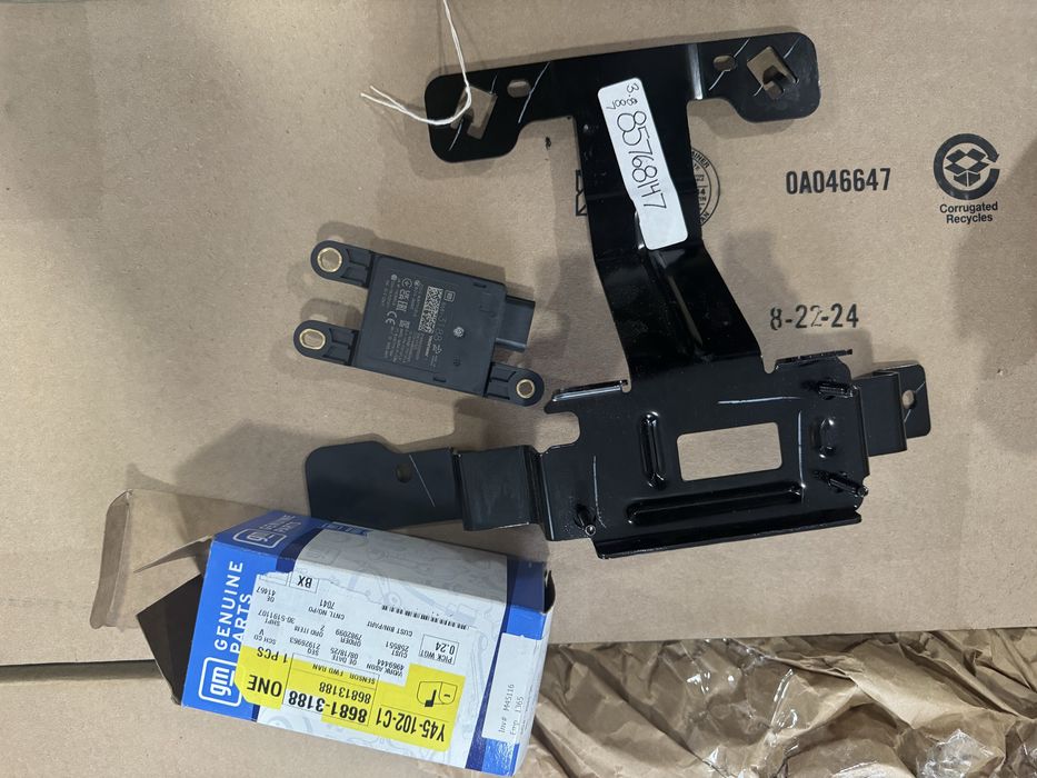 Радар Chevrolet Blazer Cadillac Lyriq Honda Prologue