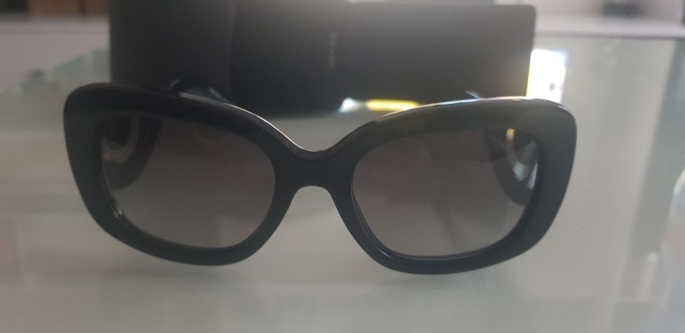 Okulary Prada przeciwsloneczne - czarne