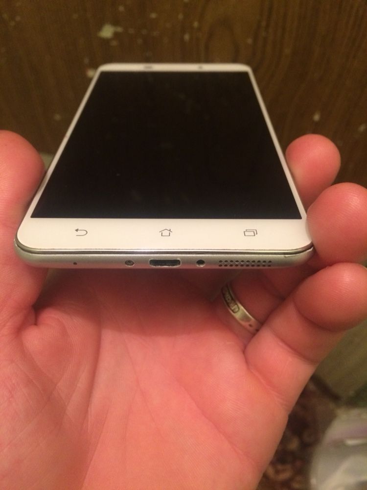 Продам Asus Z01BDC