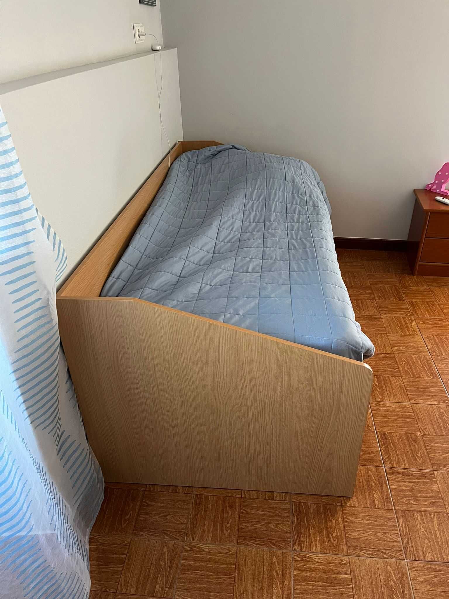 Cama solteiro com gavetao