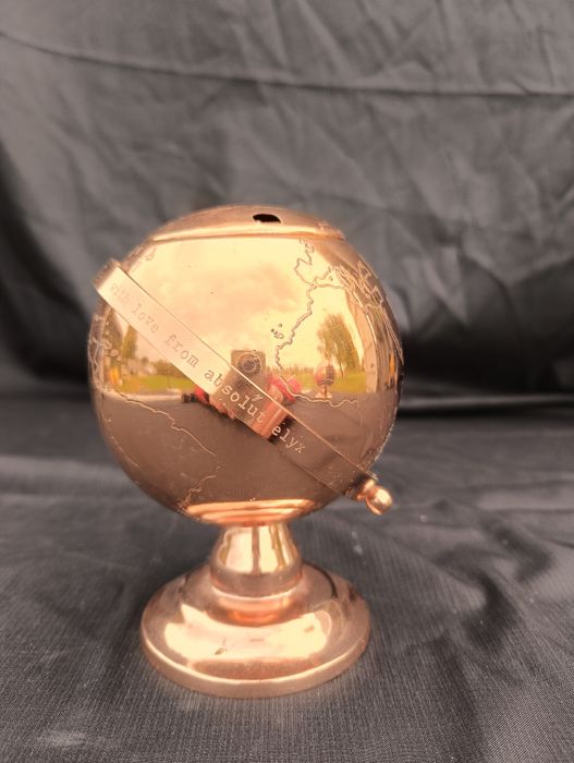 Cukiernica stalowa globus