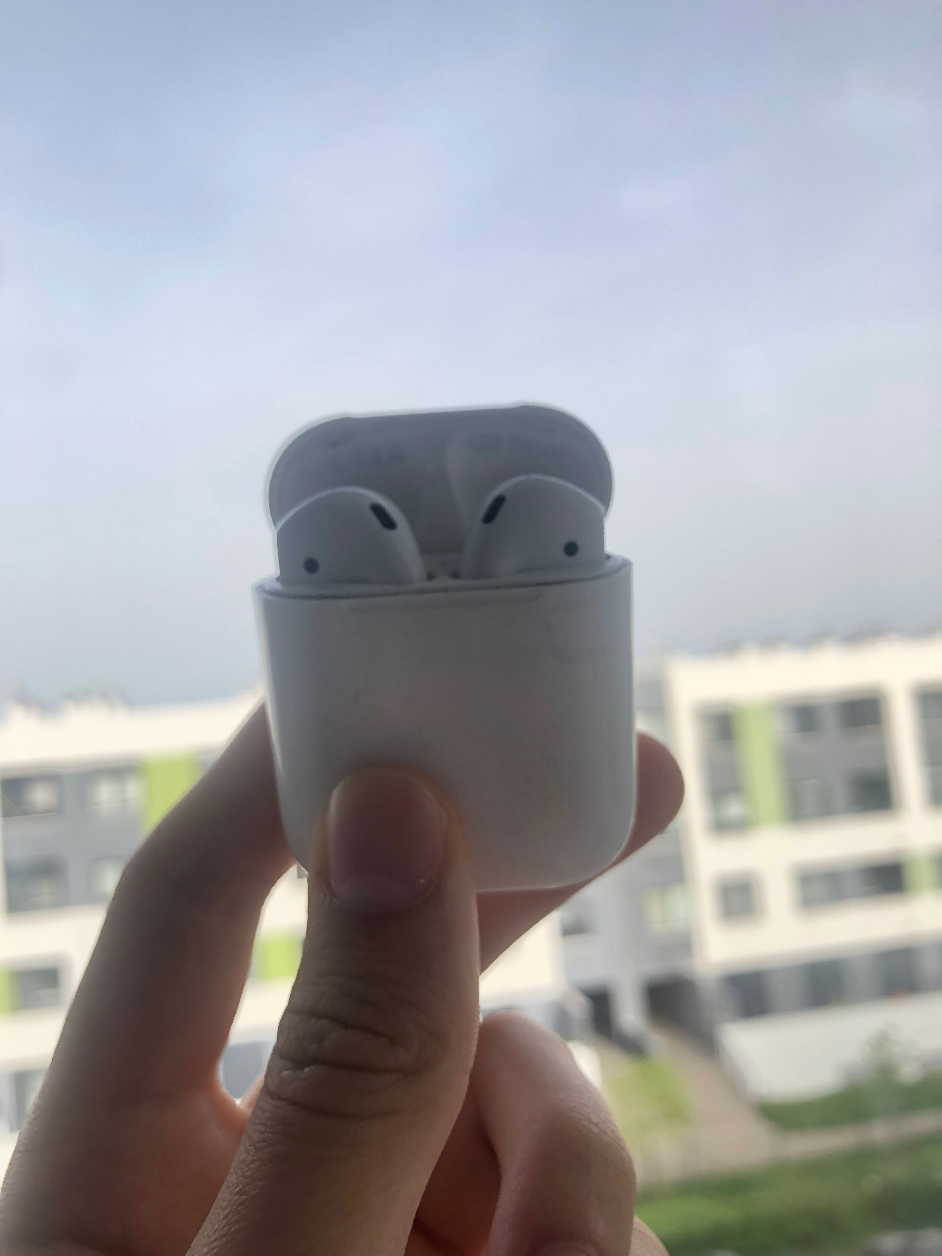 Airpods 2 w dobrym stanie