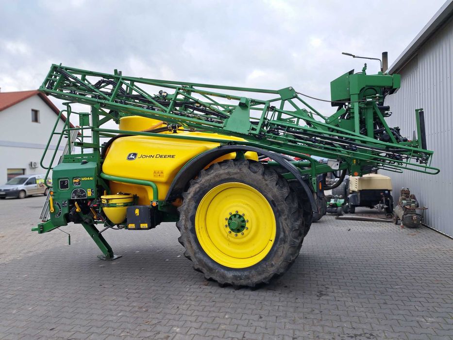 John Deere 944i opryskiwacz