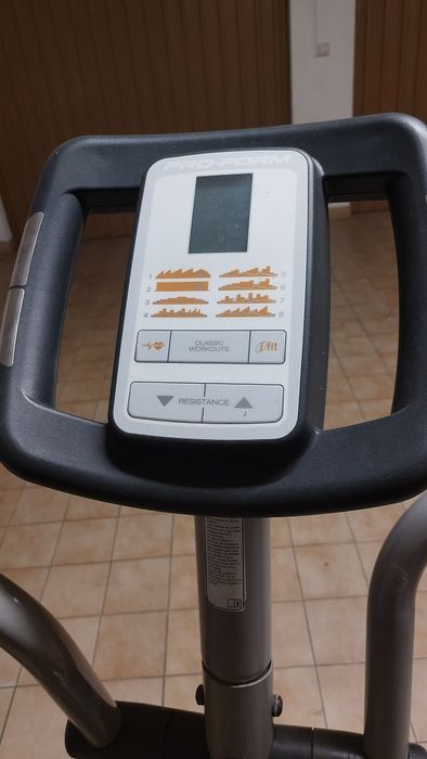 Elíptica - bicicleta da ginásio