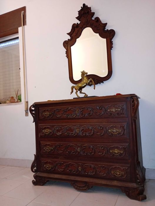 Bonita Mobília de Quarto Estilo Barroco com Colchão Pikolin