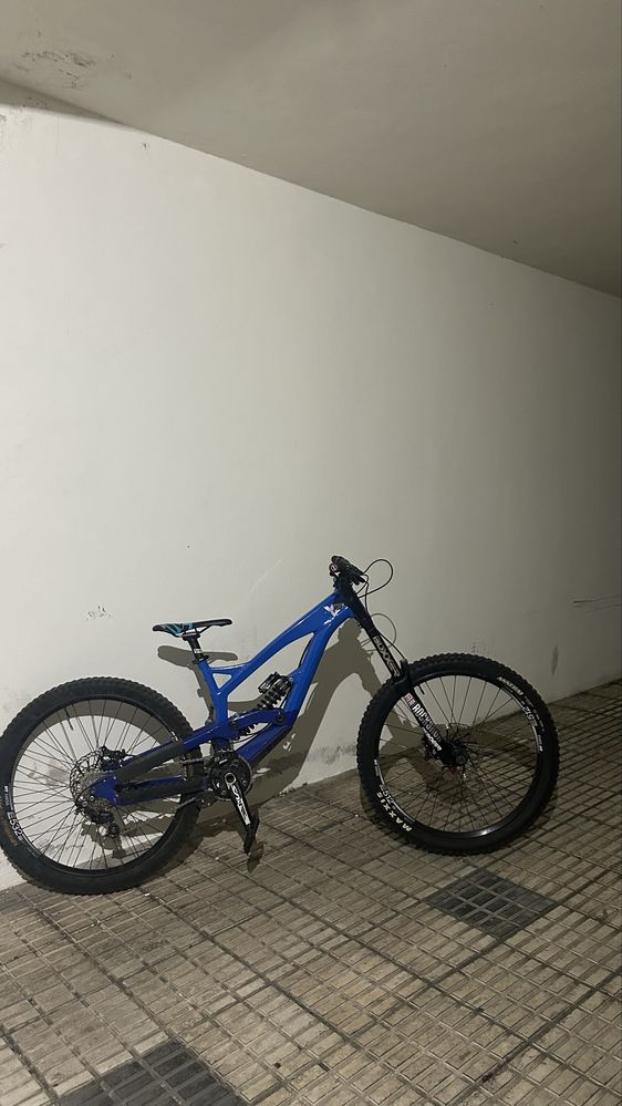 bicicleta downhill yt tues 2017