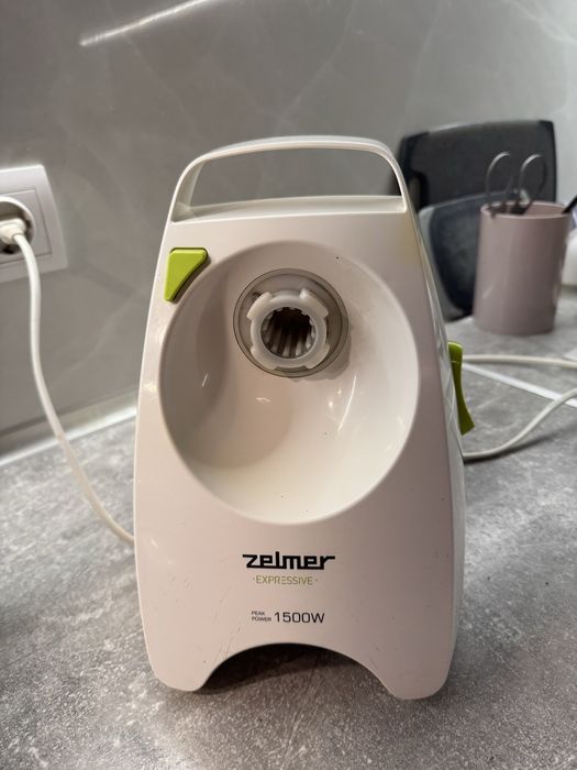 Електромясорубка Zelmer 1500W
