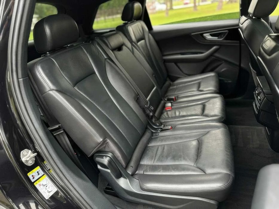 Audi Q7 quattro Premium Plus      2017