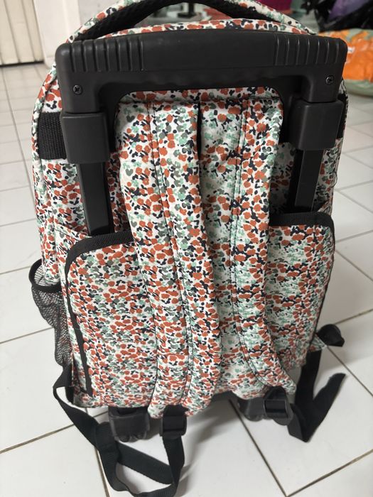 Vendo mochila em muito bom estado