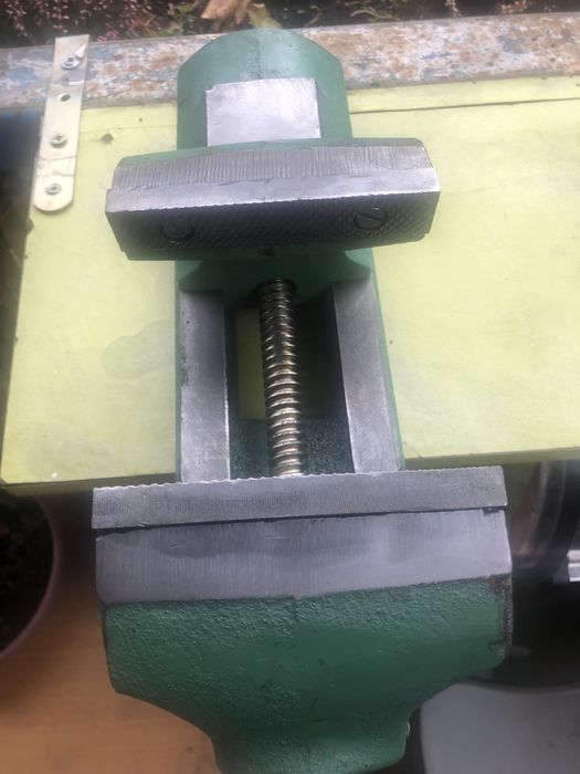 Poszukiwane imadło Prl Zawichost ,szczęki 10cm waga ok 8kg jak nowe.