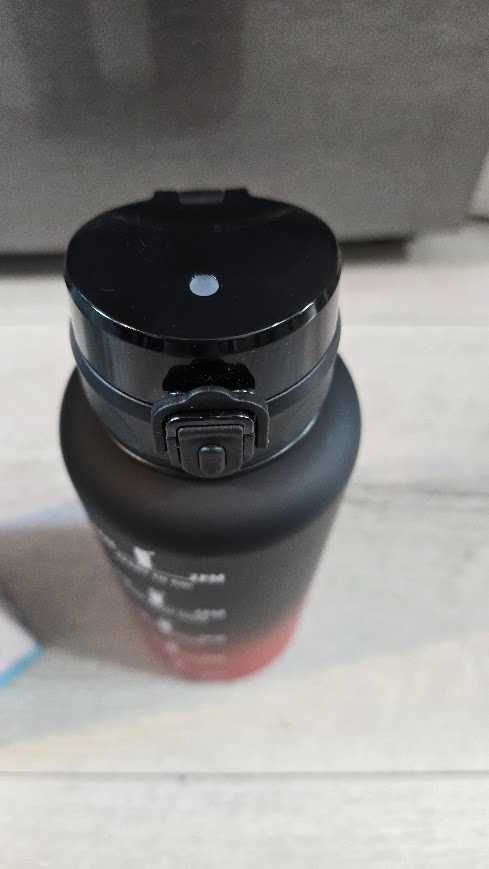 Grsta Butelka Bidon na wodę napoje 1500 ml bez BPA  oznaczeniem picia