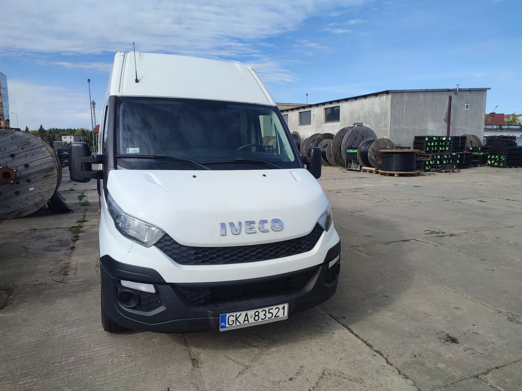 Iveco Turbo Daily 35s  Iveco Daily Furgon 7-osobowy bus typu brygadowego