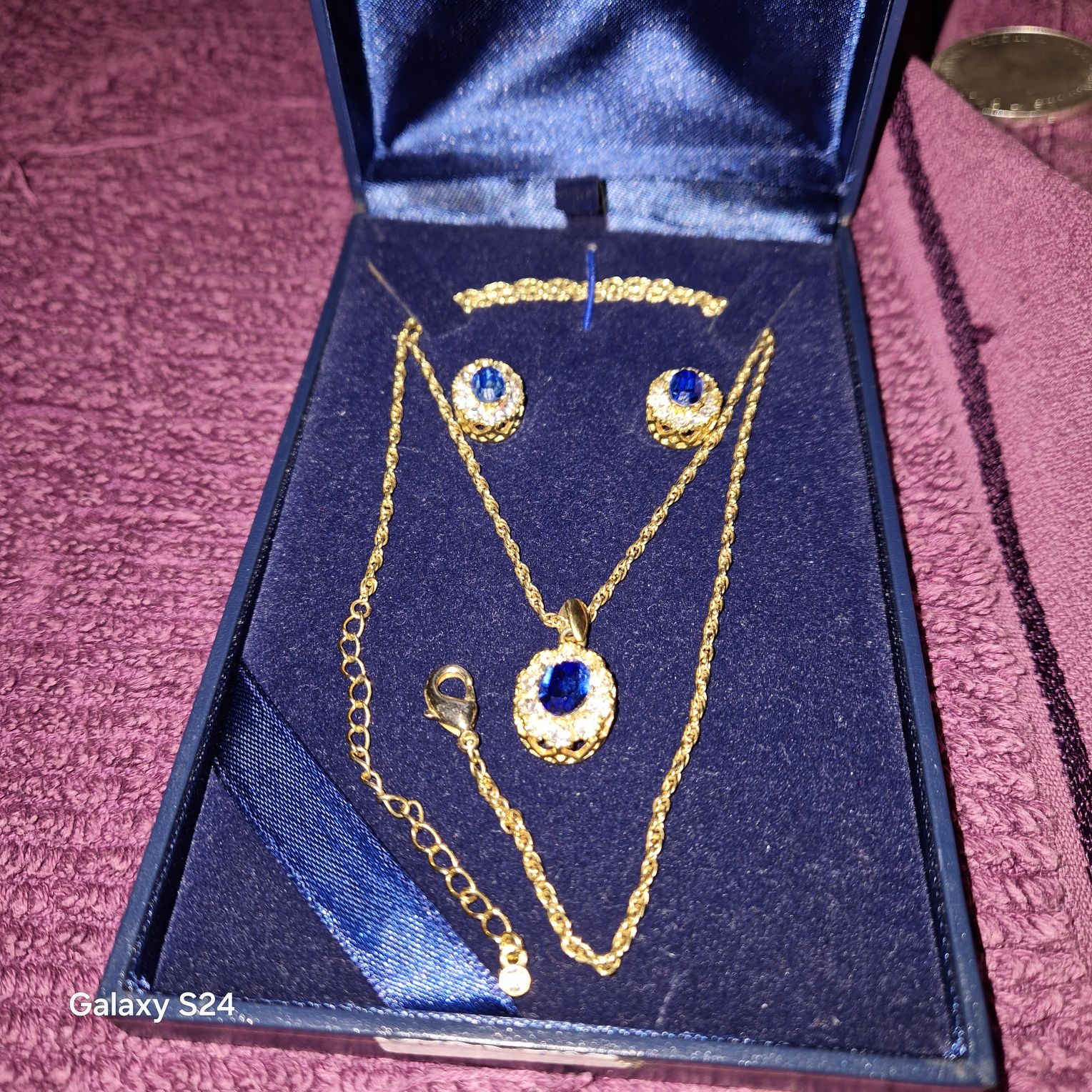 Biżuteria Art de France,naszyjnik i kolczyki z kamieniami Swarovski