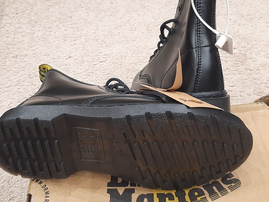 Продам ботинки  женские