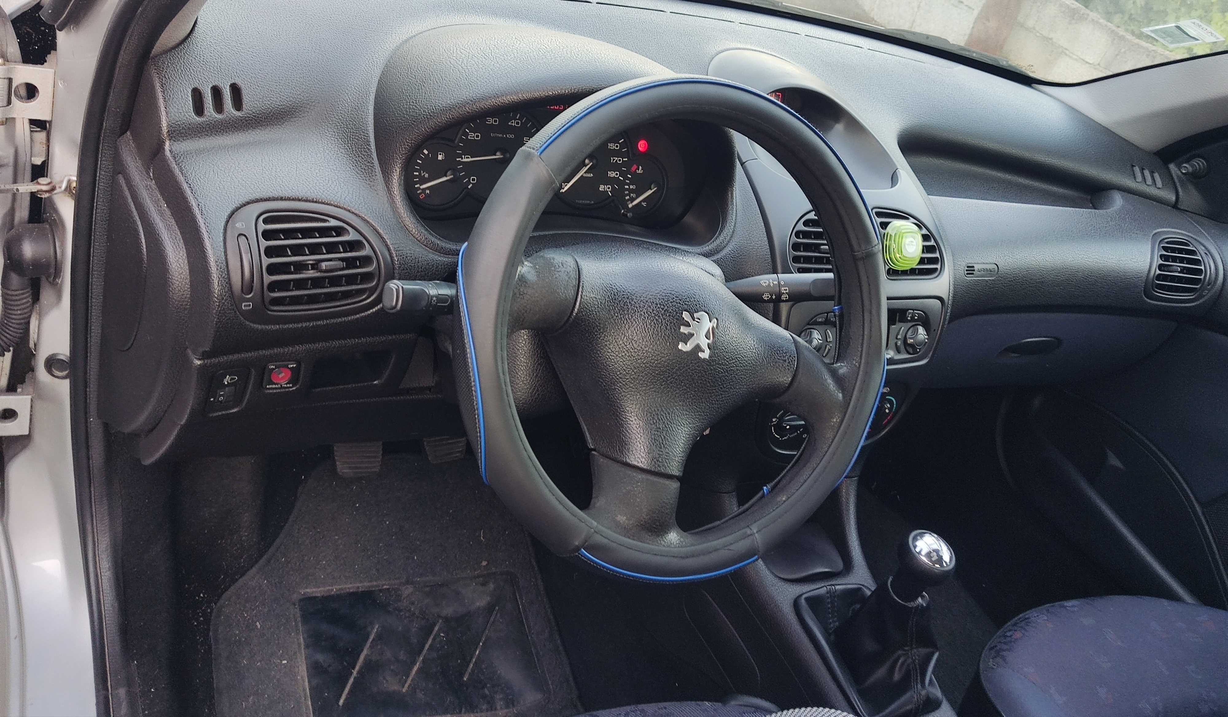 Peugeot 206 a gasolina
