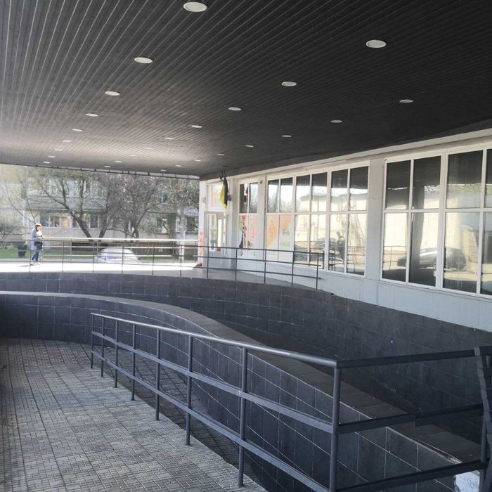 Бориспіль, Київ. Шлях, 2/14 (ЕКО-маркет), приміщення 2577 м2 (цоколь)