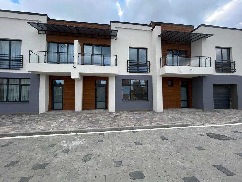 Продаж ТаунХауса в Котеджному містечку