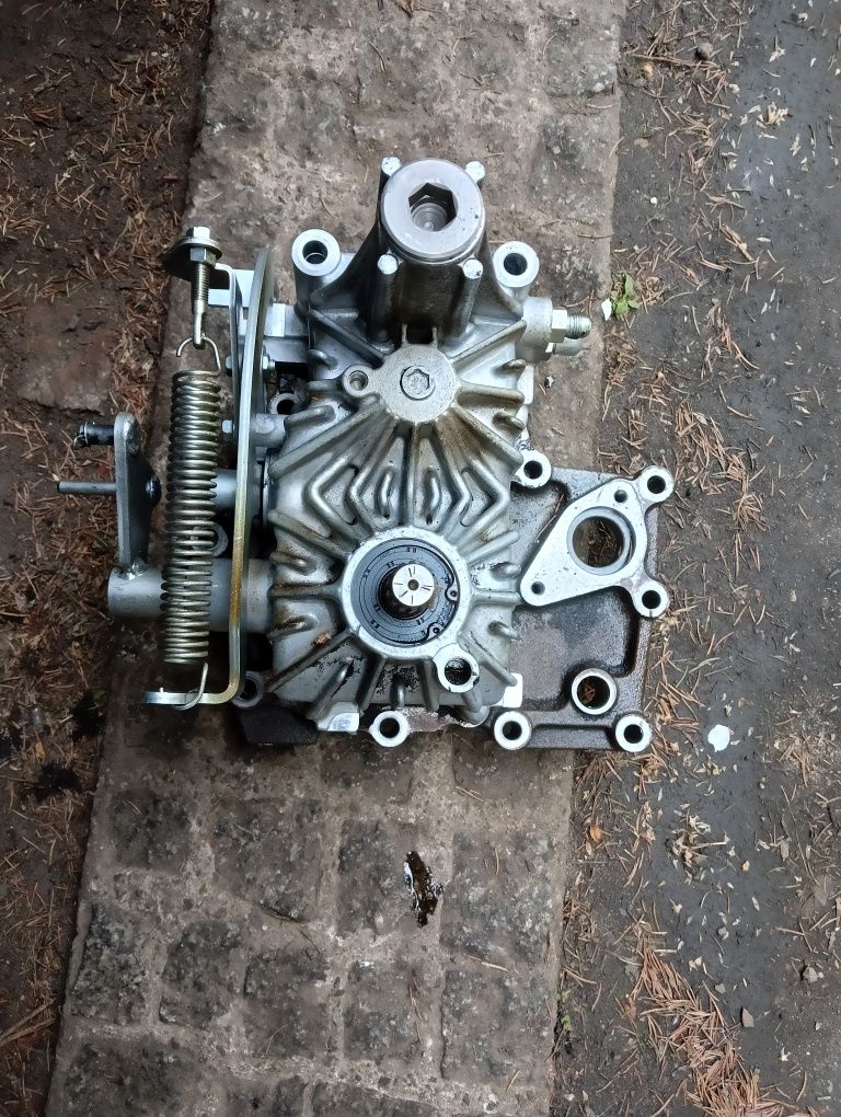 Kosiarka traktorek Kubota G 23-G26 Hydrostat -Skrzynia hydrostatyczna.