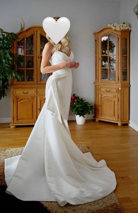 Suknia ślubna minimalistyczna