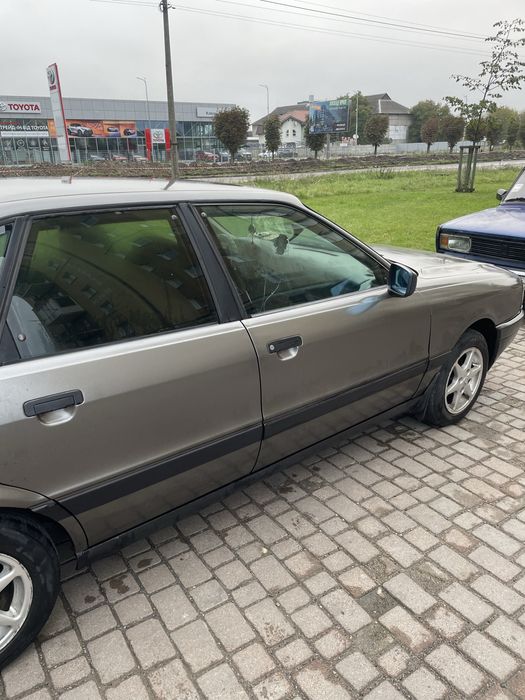 Продам ауді 80 . Двигун 1.8 карб вже на ходу
