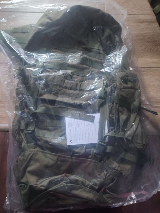 Dwa plecaki, duży górski i mały, zestaw nowy