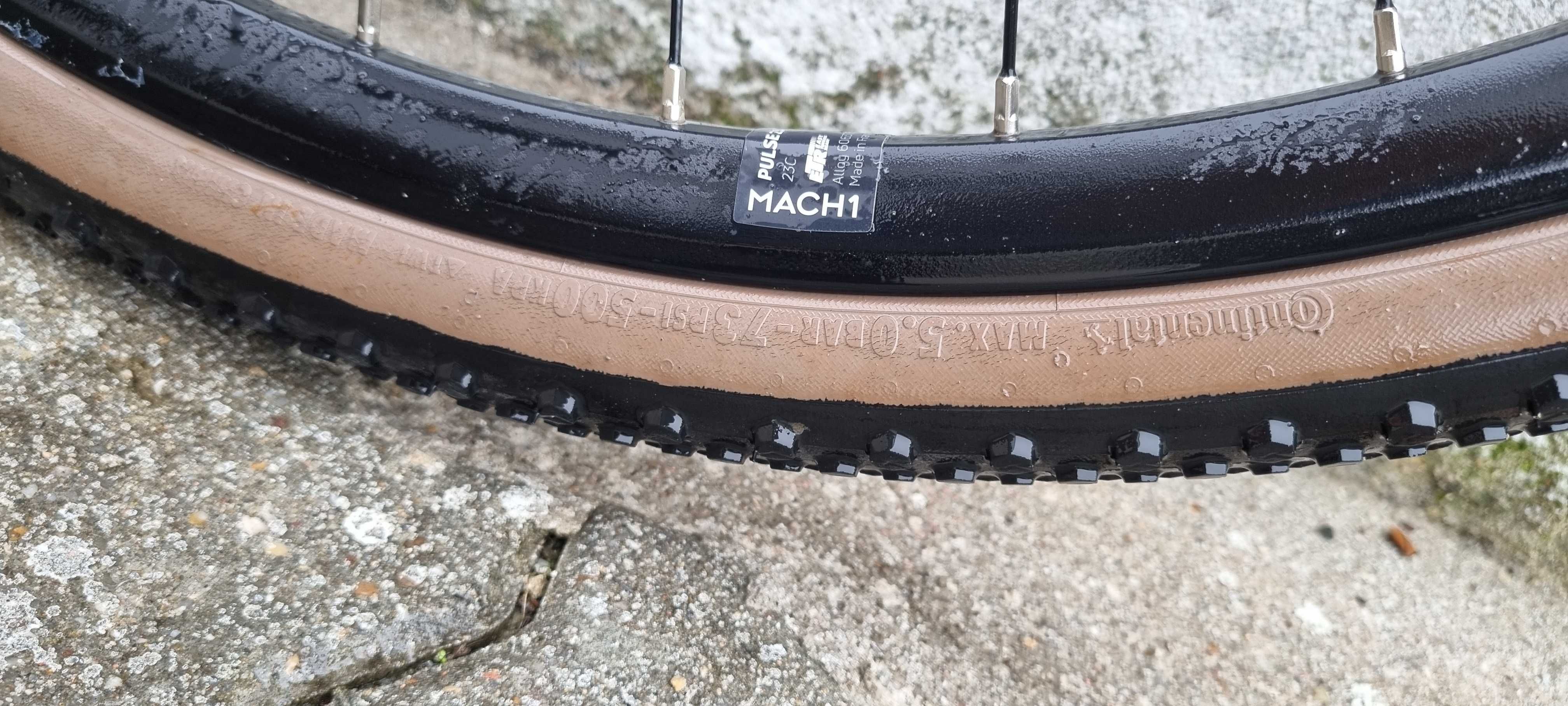 Rodas estrada/gravel com pneus