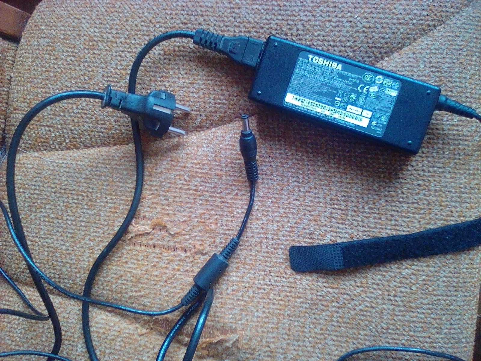 Adapter do Laptopa TOSHIBA