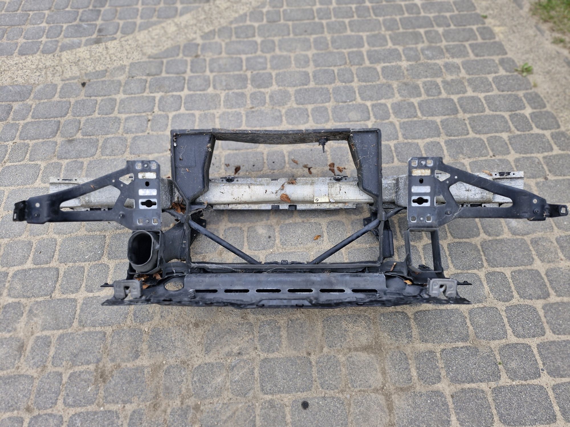 Bmw e60 / 61 520d n47d20a LCI M pakiet pas przedni , belka , strafa zg