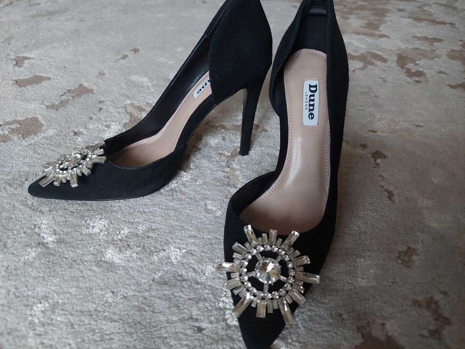 Туфлі бежеві шкіряні