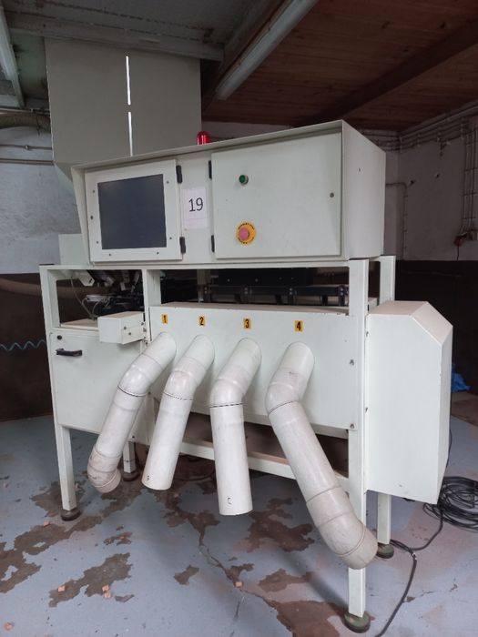 Maquina de escolher  rolhas corpo e cabeças