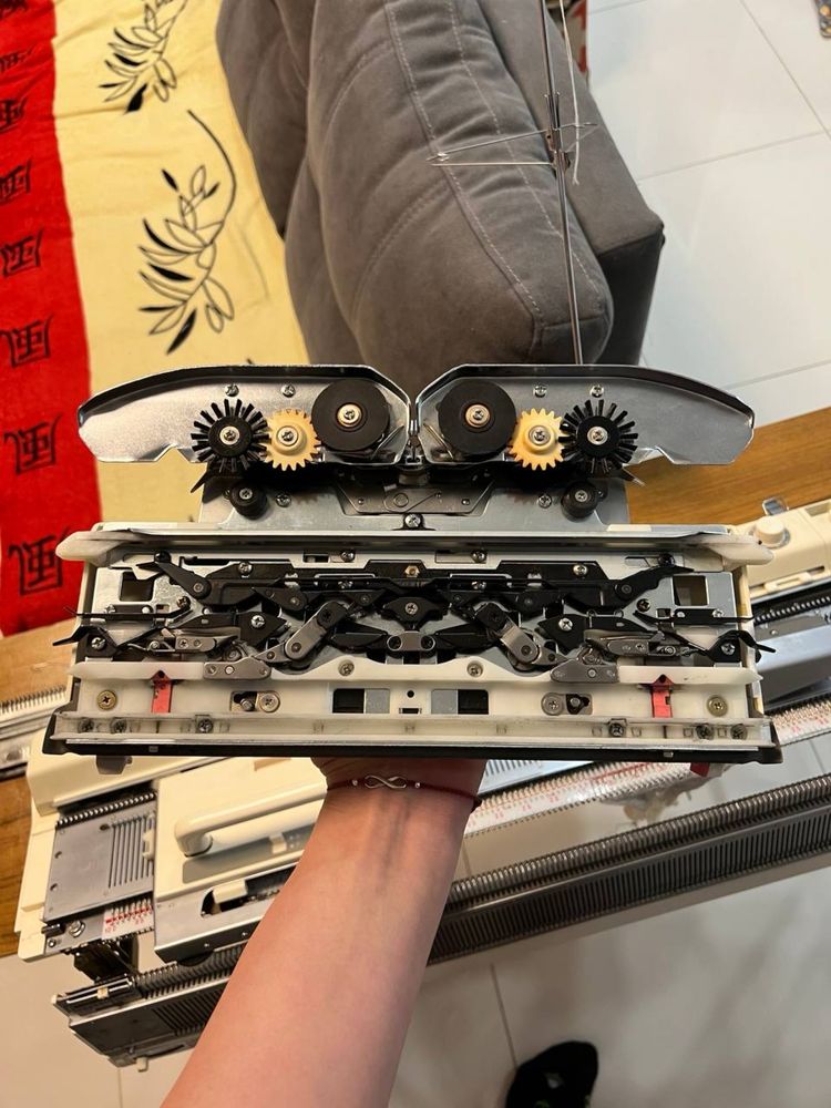 Вызальная машина Brother KH 891/KR850