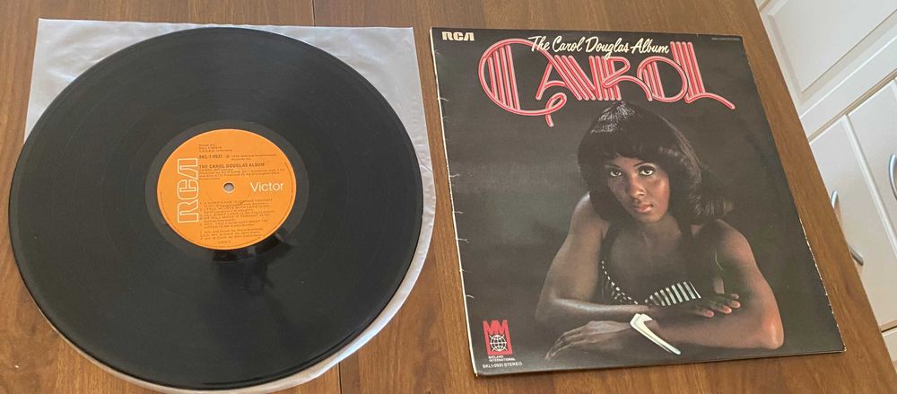 Disco de vinil: The Carol Douglas Album, editado em 1975
