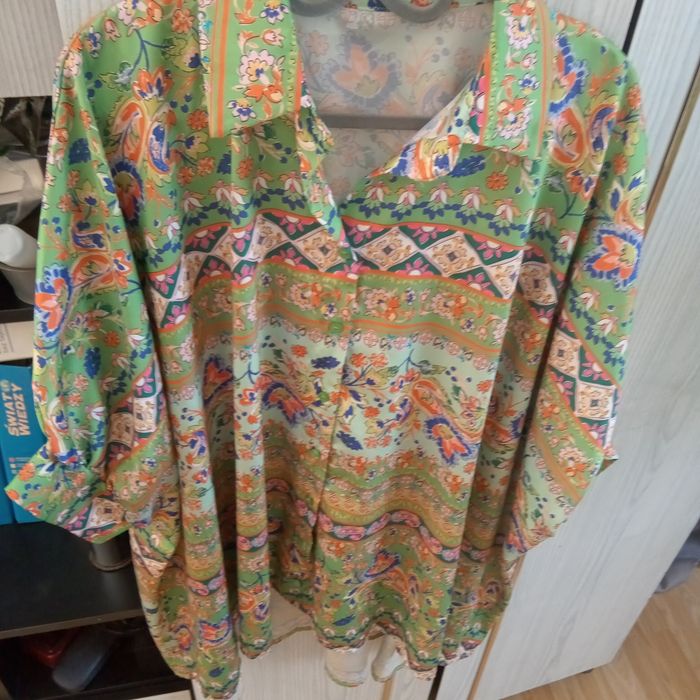 Piękna włoska bluzka roz 56/58