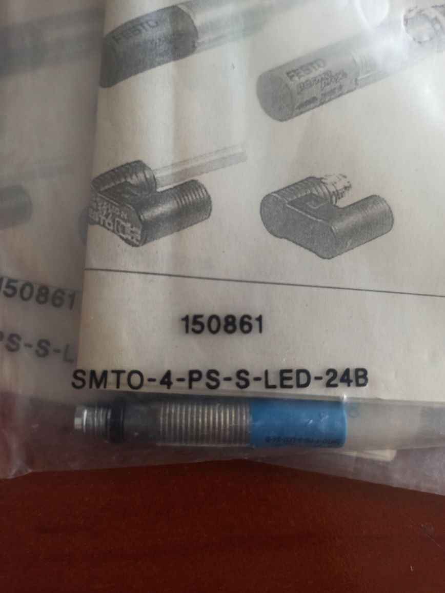 Festo Proximity Switch SMTO-4-PS-S-LED-24B датчик положения