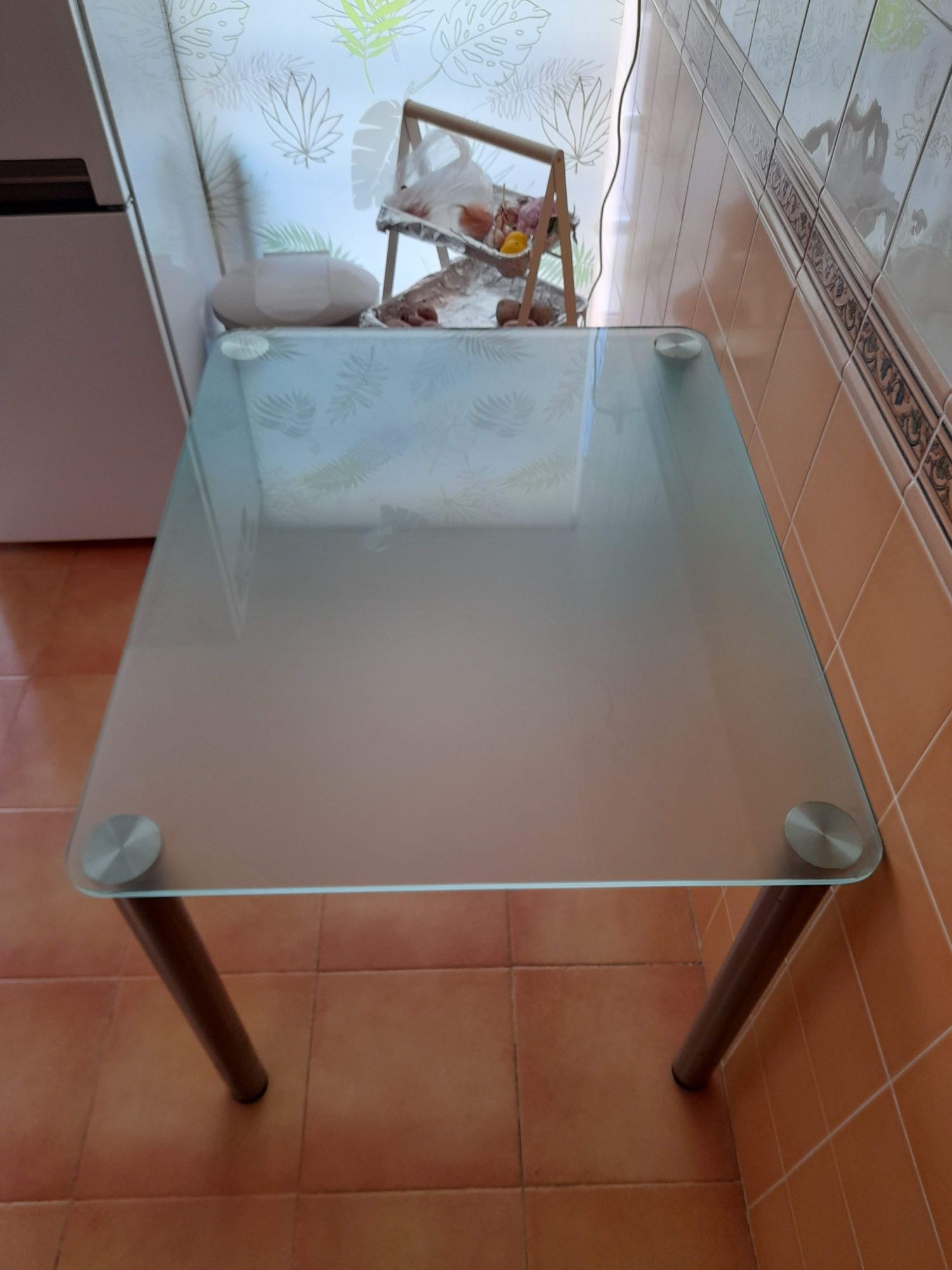 Mesa de vidro de cozinha