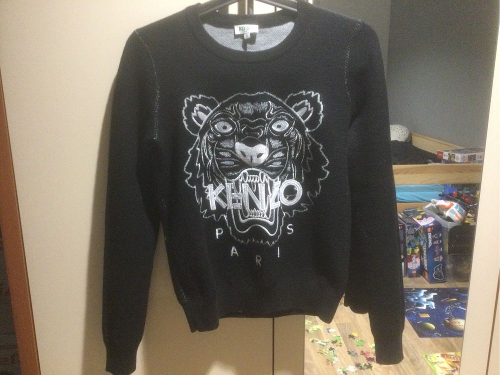 Czarny sweter marki Kenzo