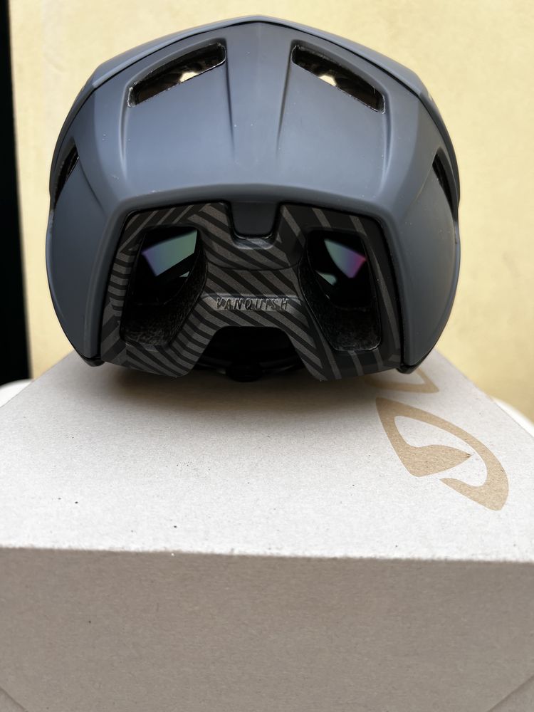 Capacete Giro Vanquish MIPS
