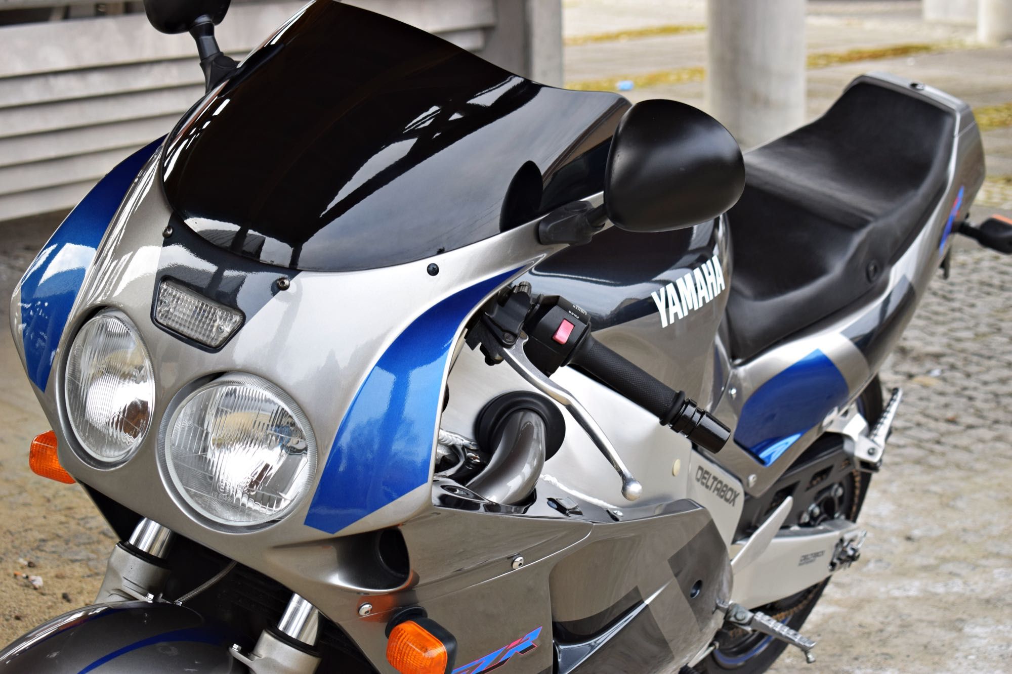 jak NOWA Yamaha FZR 1000 z Szwajcarii 89r 35795km WZOROWA Bez wkładu!