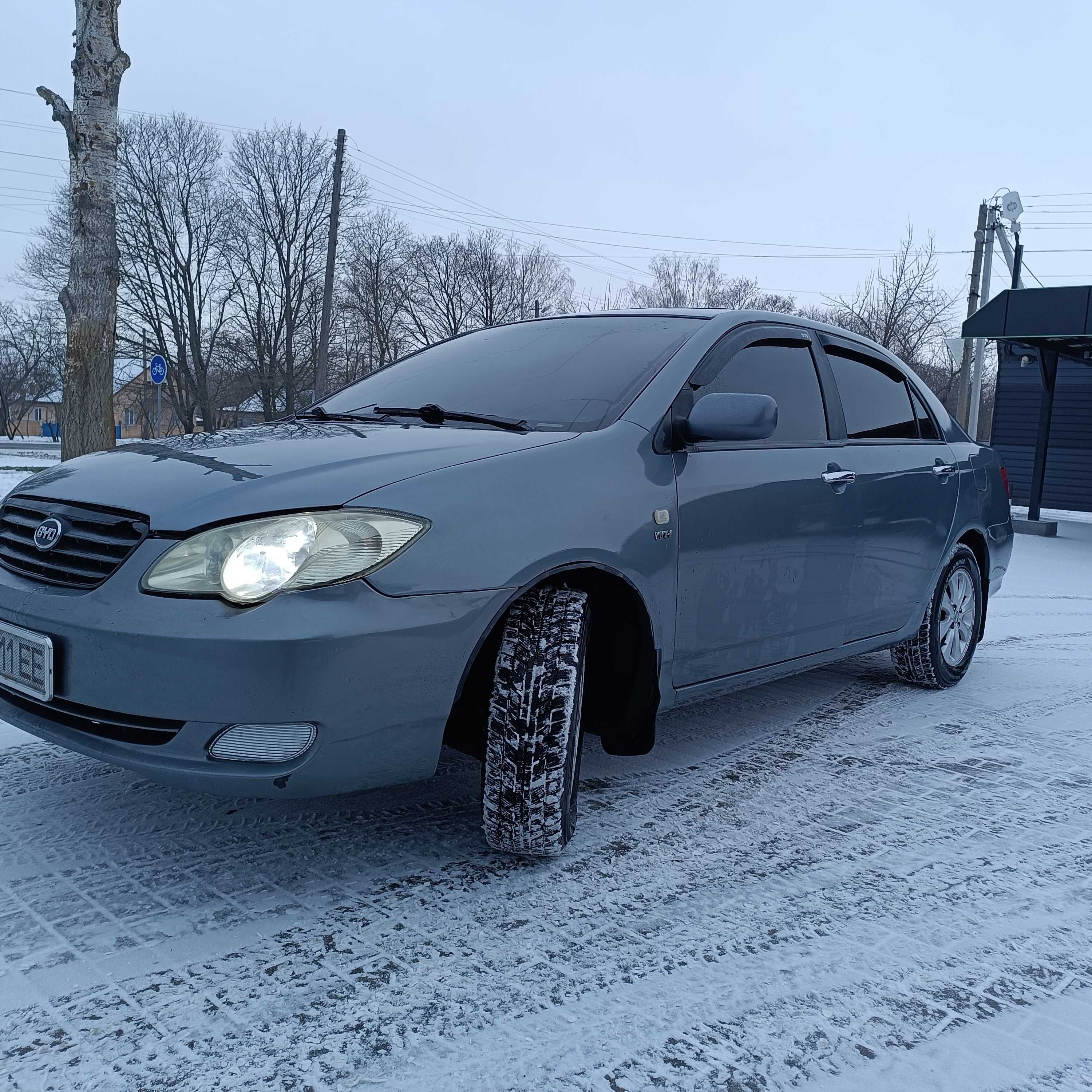 Автомобіль byd f3