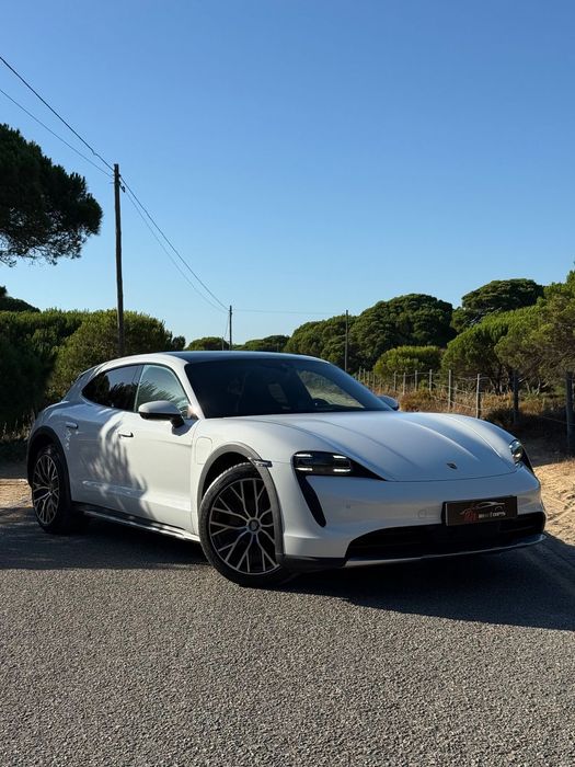 Porsche Taycan Cross Turismo 4S