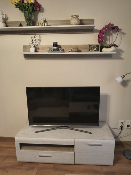 Meble zestaw RTV + półki  + komoda