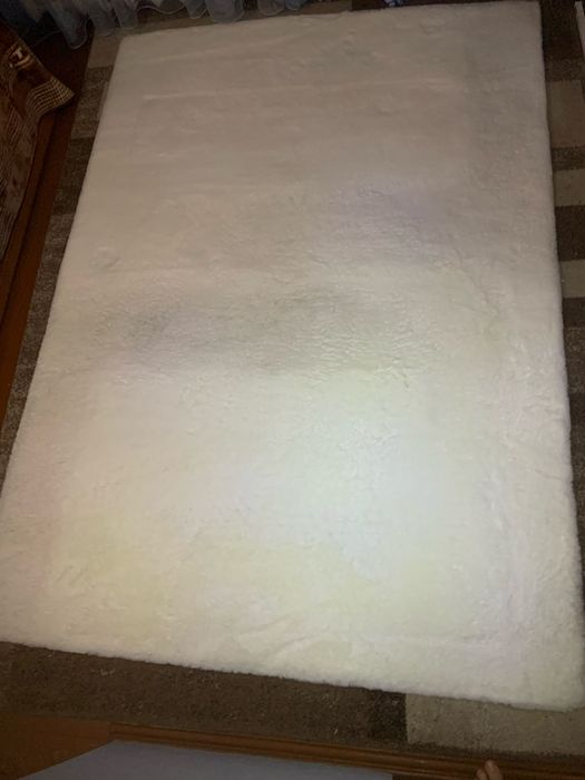 Дуже гарний килим ,з якісної тканини